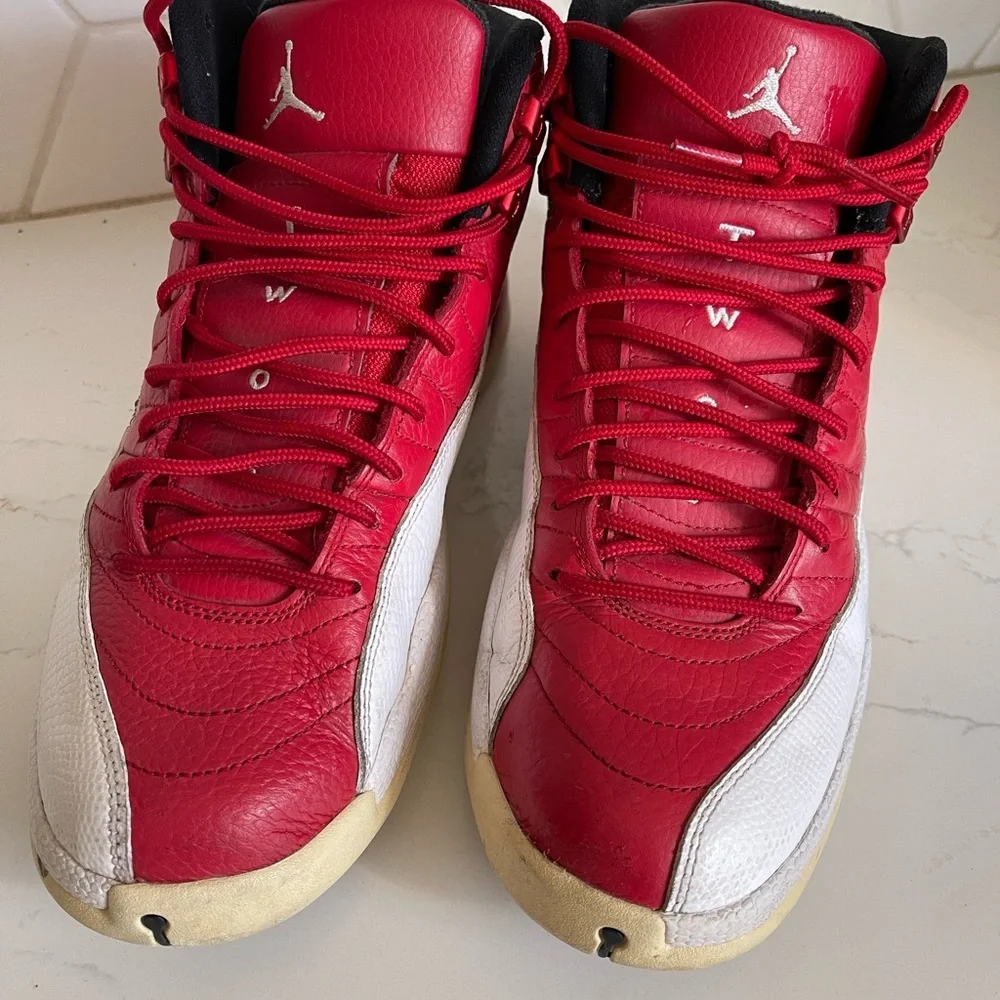 ❤️❤️❤️Michael Jordan 12 Leather Gym Red.  Size 9. 2016